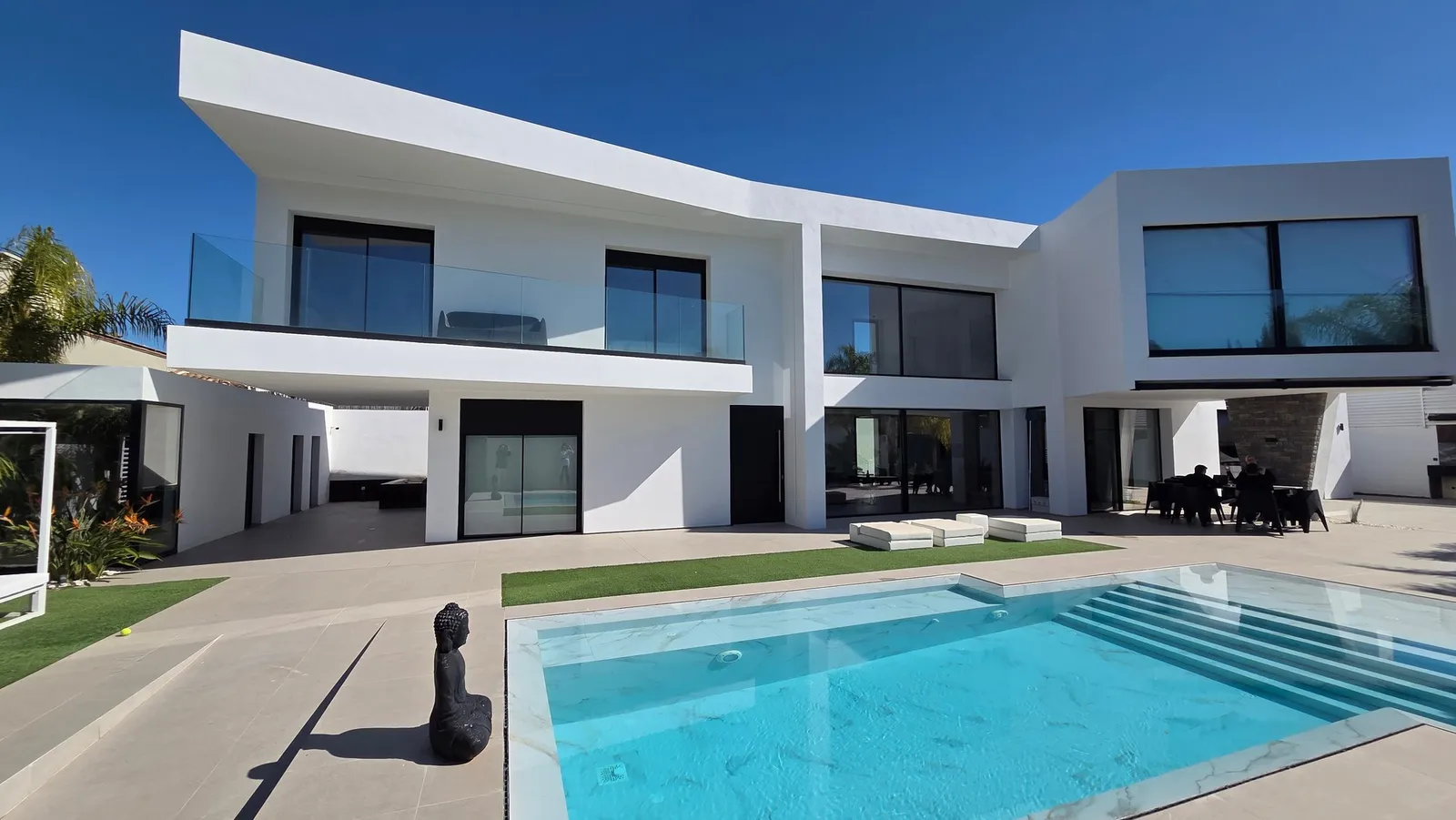 4-bedroom villa in L'Eliana – photo 1